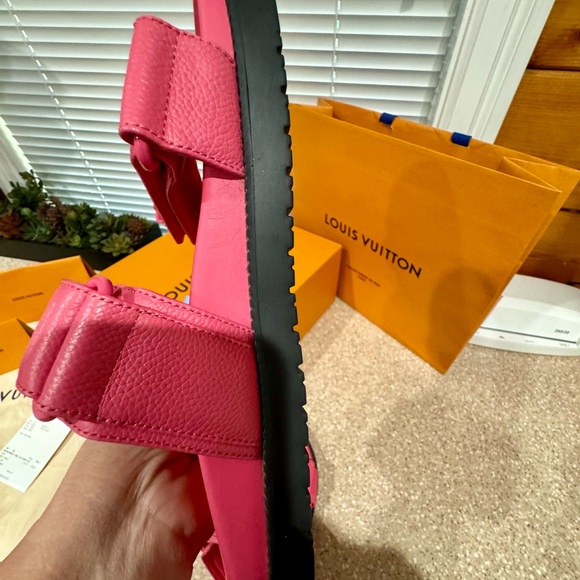 Louis Vuitton adorable pink mule sandals slides. size 8 US. Excellent condition. - Picture 3 of 16